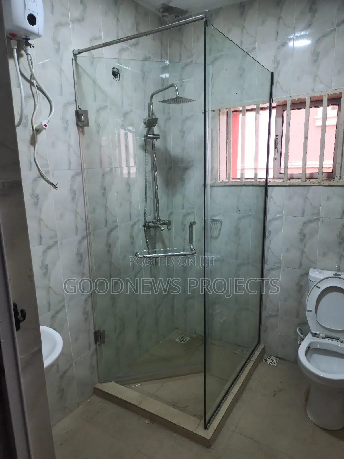 Cubicle Hinged Shower Glass