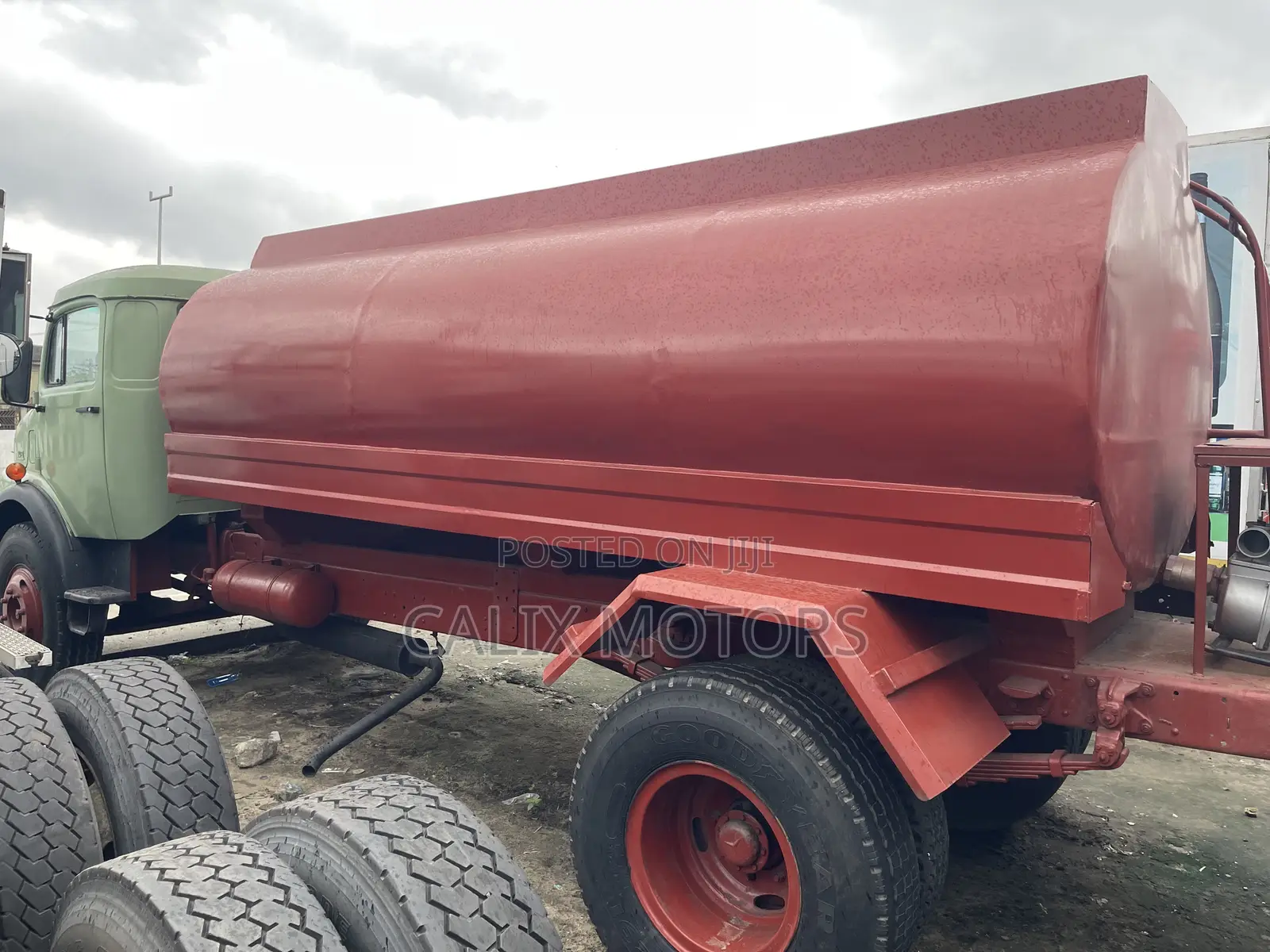 Foreign Used Mercedes Benz 1413 Water Tanker Truck.