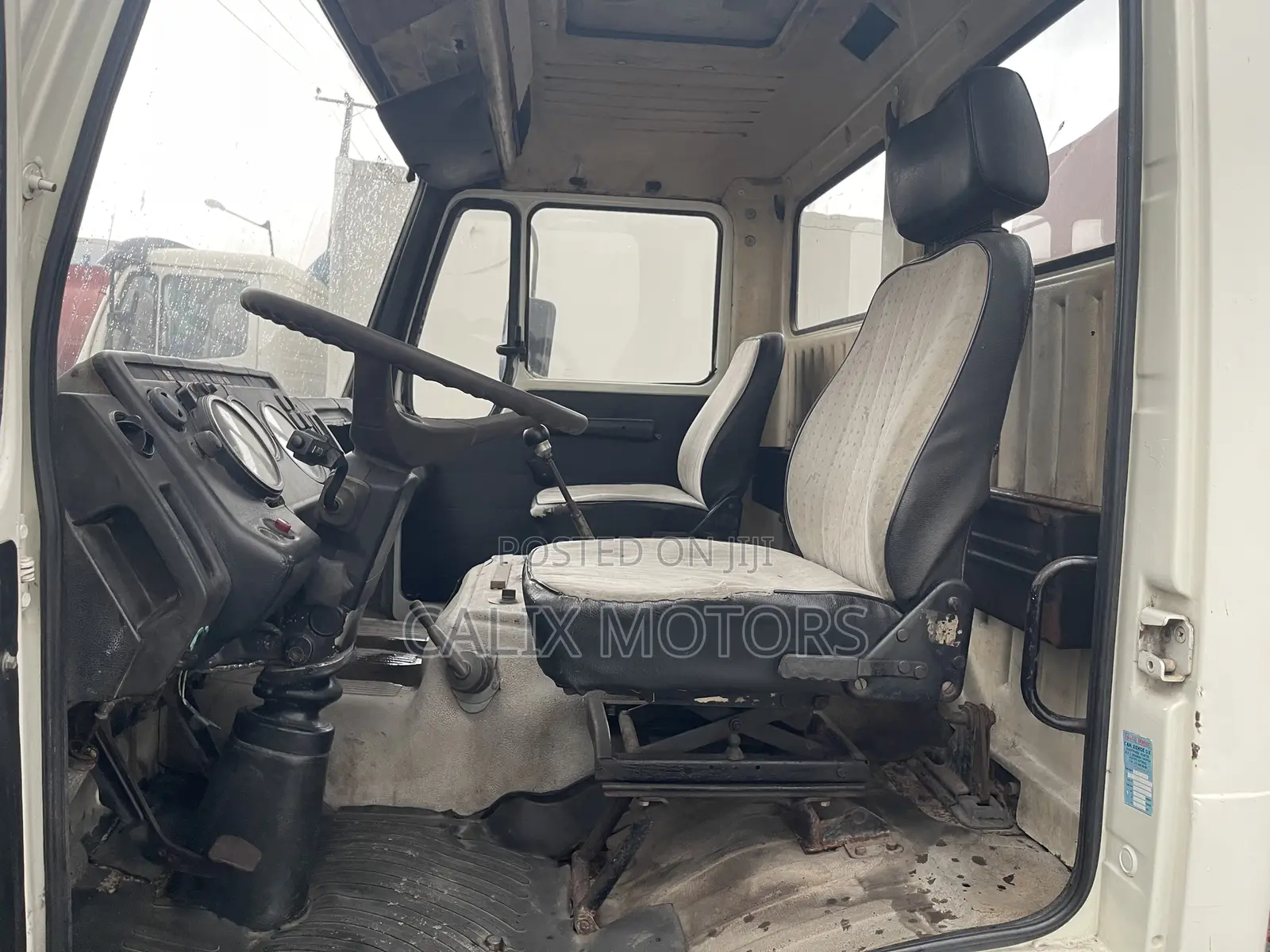 Foreign Used Mercedes Benz Water Tanker Truck.