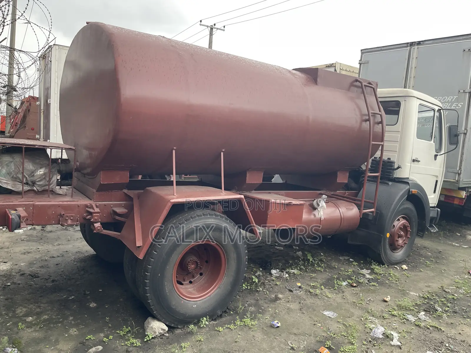 Foreign Used Mercedes Benz Water Tanker Truck.