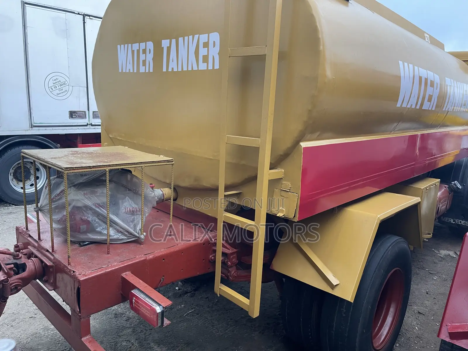 Foreign Used Mercedes Benz Water Tanker Truck.