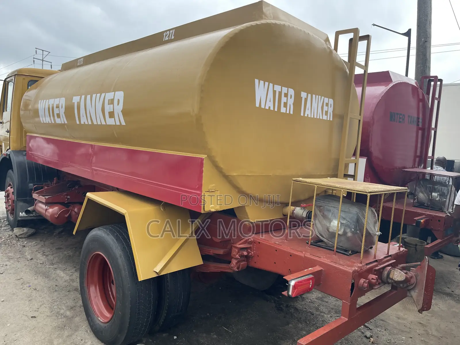 Foreign Used Mercedes Benz Water Tanker Truck.