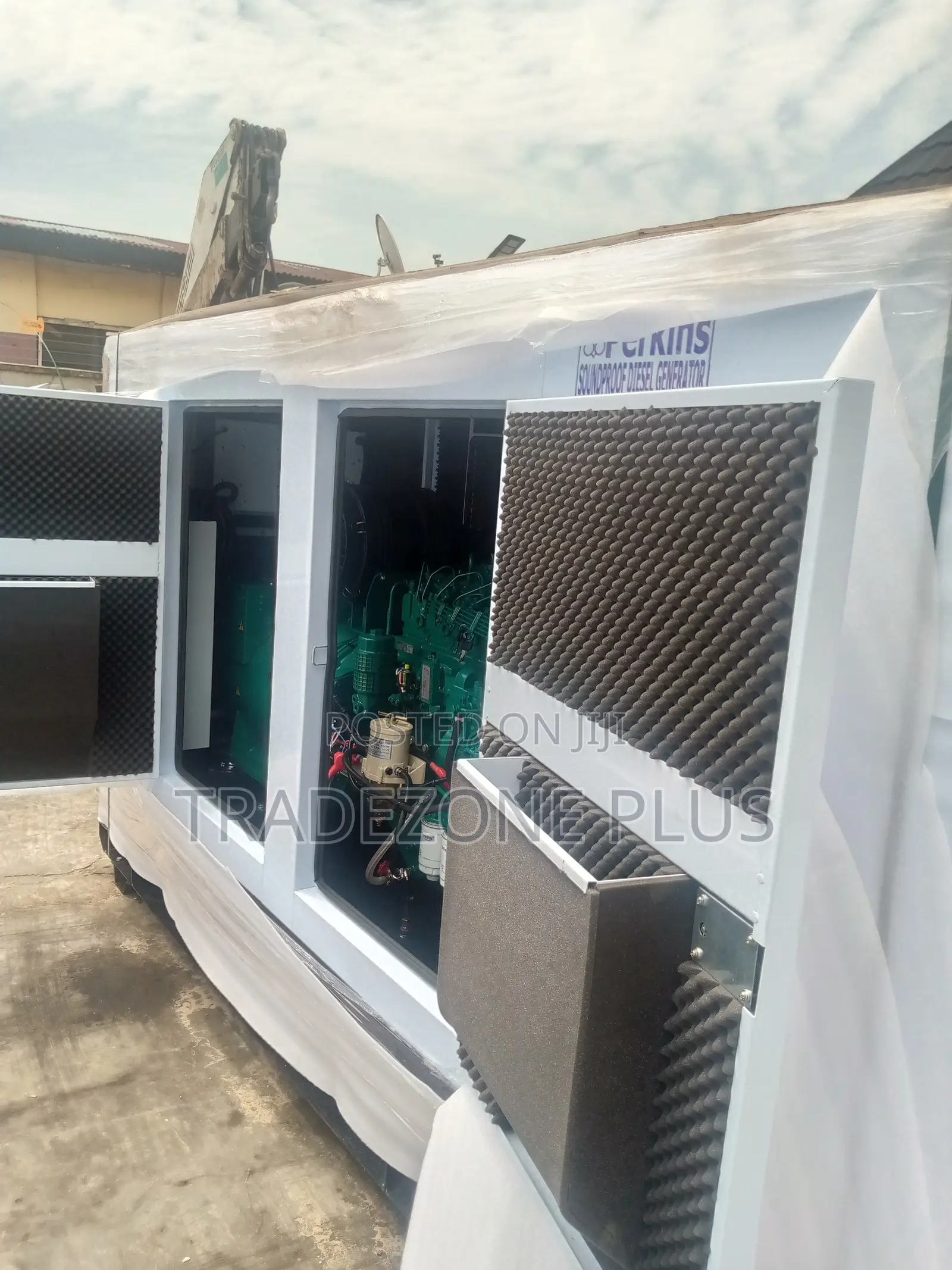 Perkin Soundproof Disel Generator 250kva