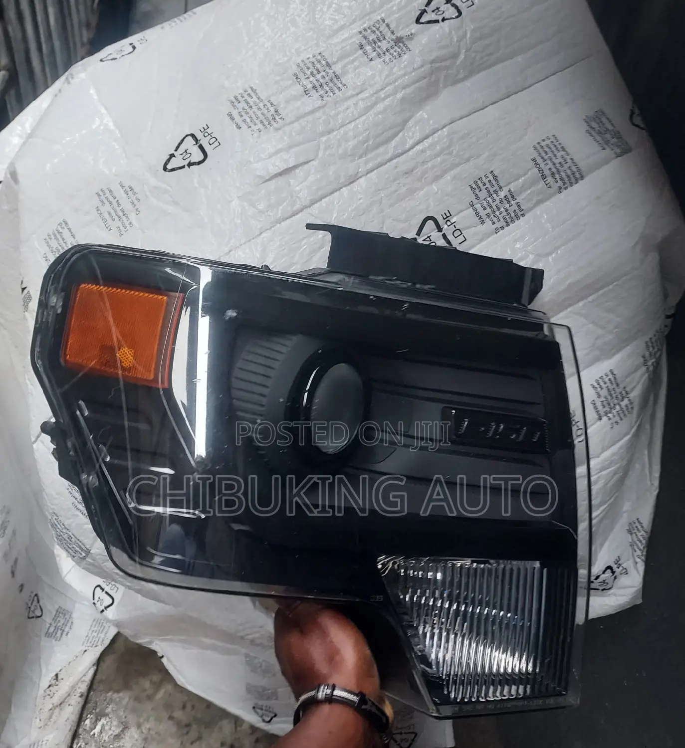 Head Light Ford F-150 2012 Sports Edition