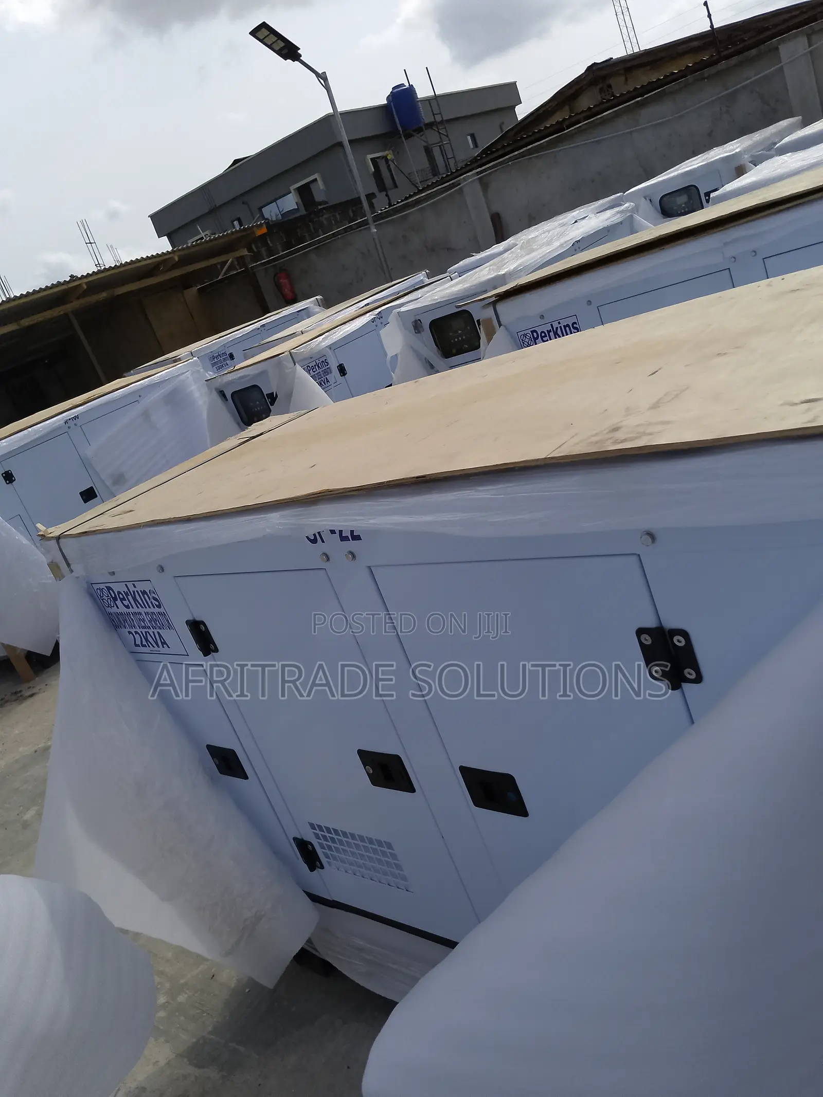 Quality Perkins 22kva Soundproof Diesel Generator