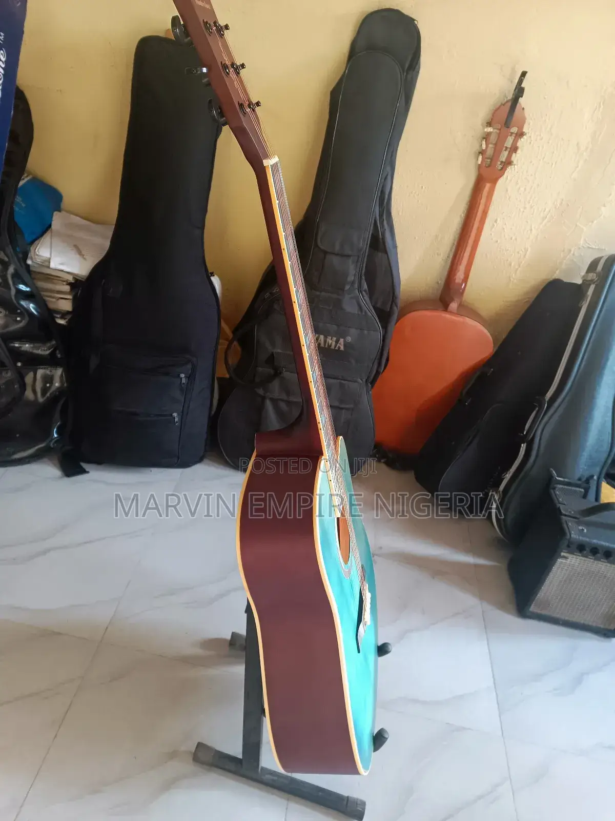 Quality 41 Inches Acoustic Guitar + Free Bag + Set of String