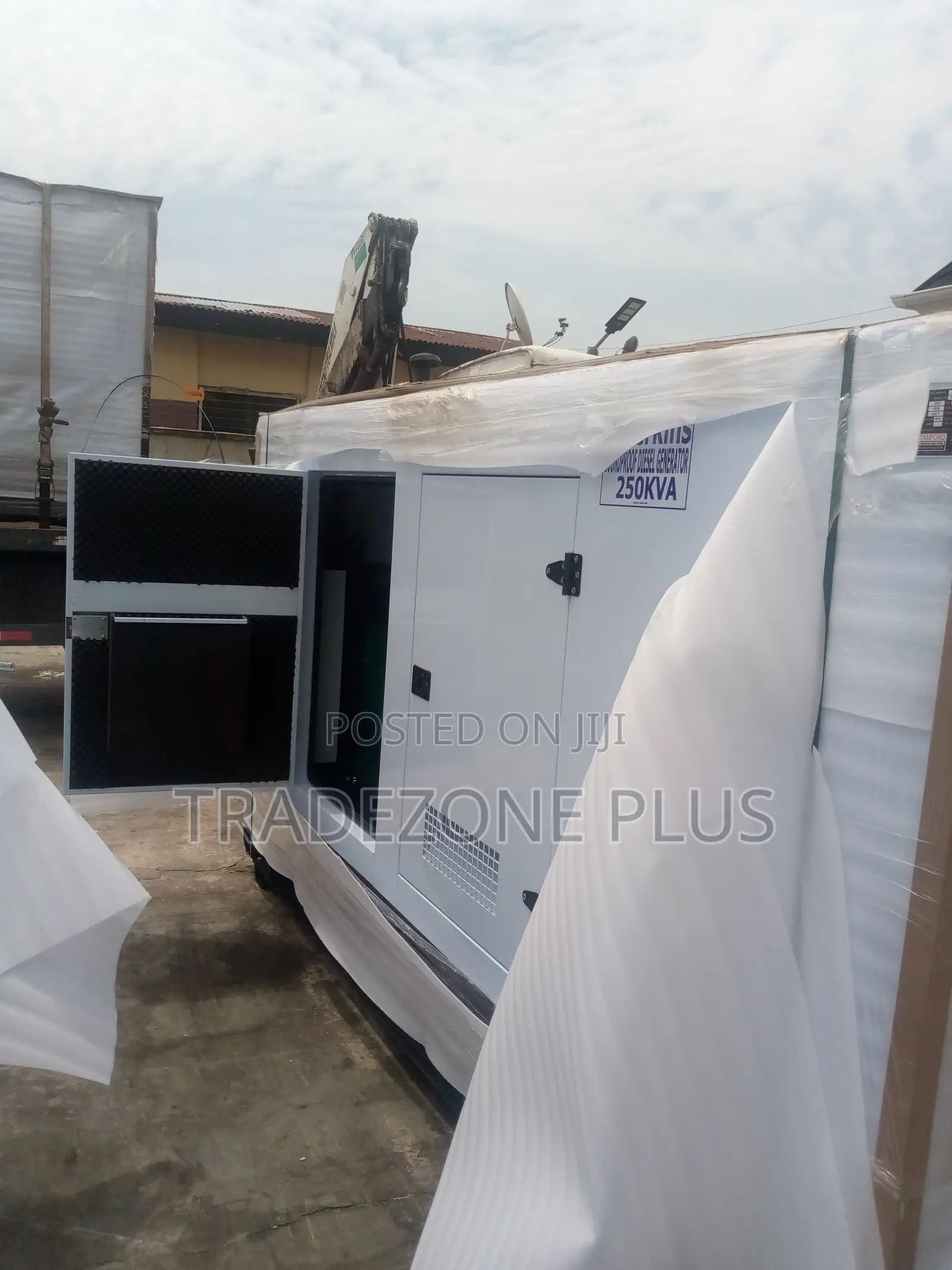 New in Perkins 250kva DIESEL Soundproof Generator