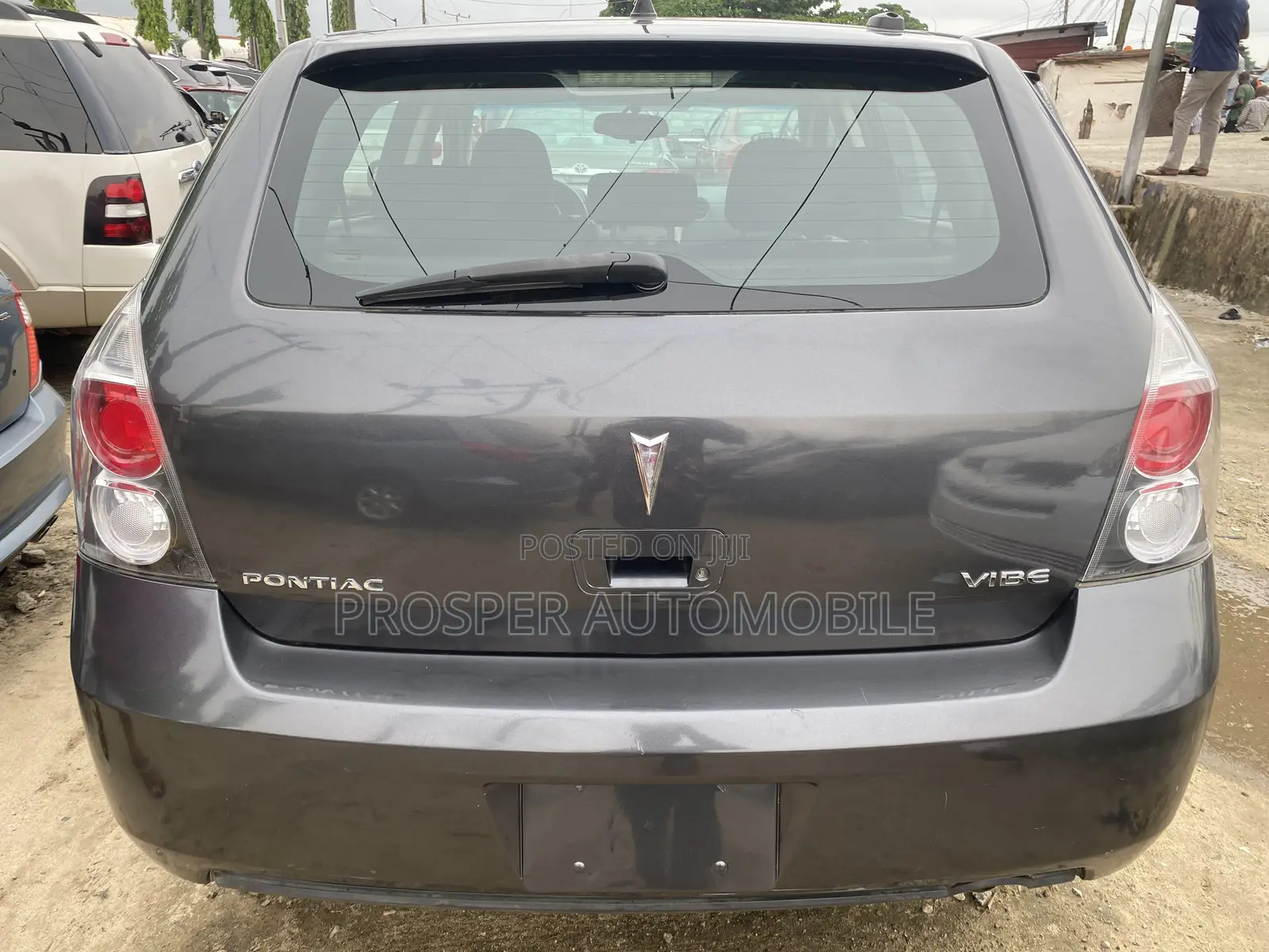 Pontiac Vibe 2010 Gray
