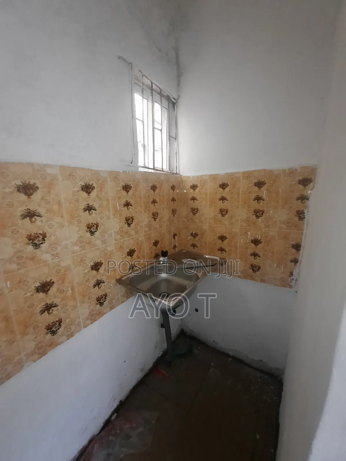 Studio Apartment in Bariga for rent