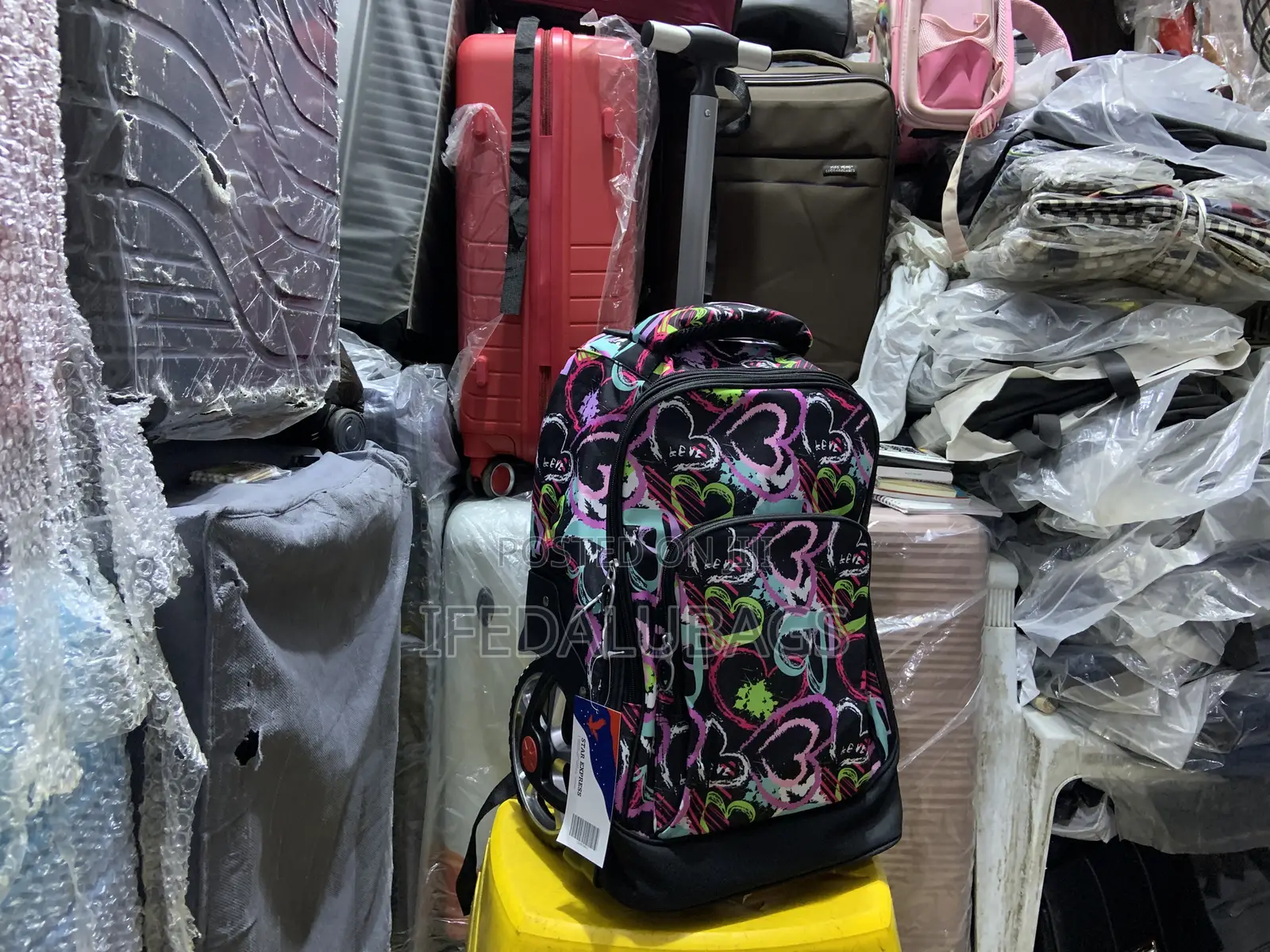 Quality Stock Material Flowered Design Back Pack With Wheels