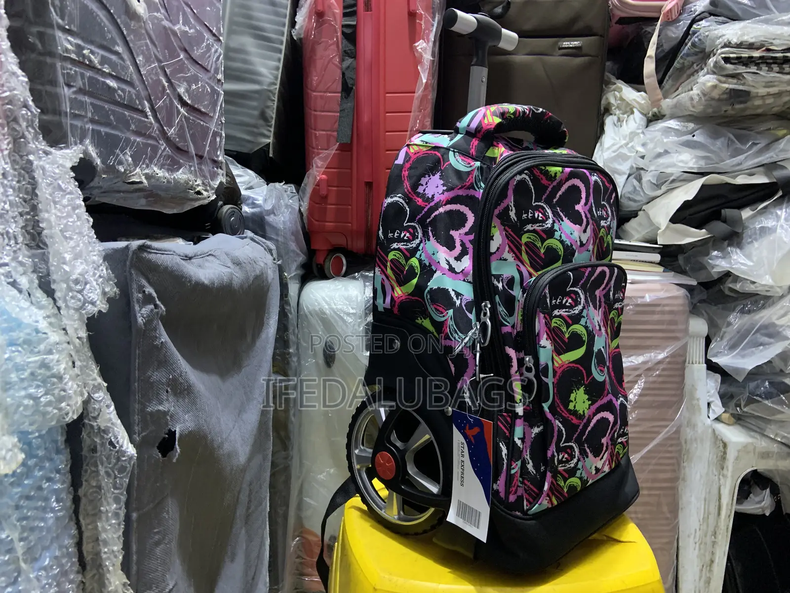 Quality Stock Material Flowered Design Back Pack With Wheels