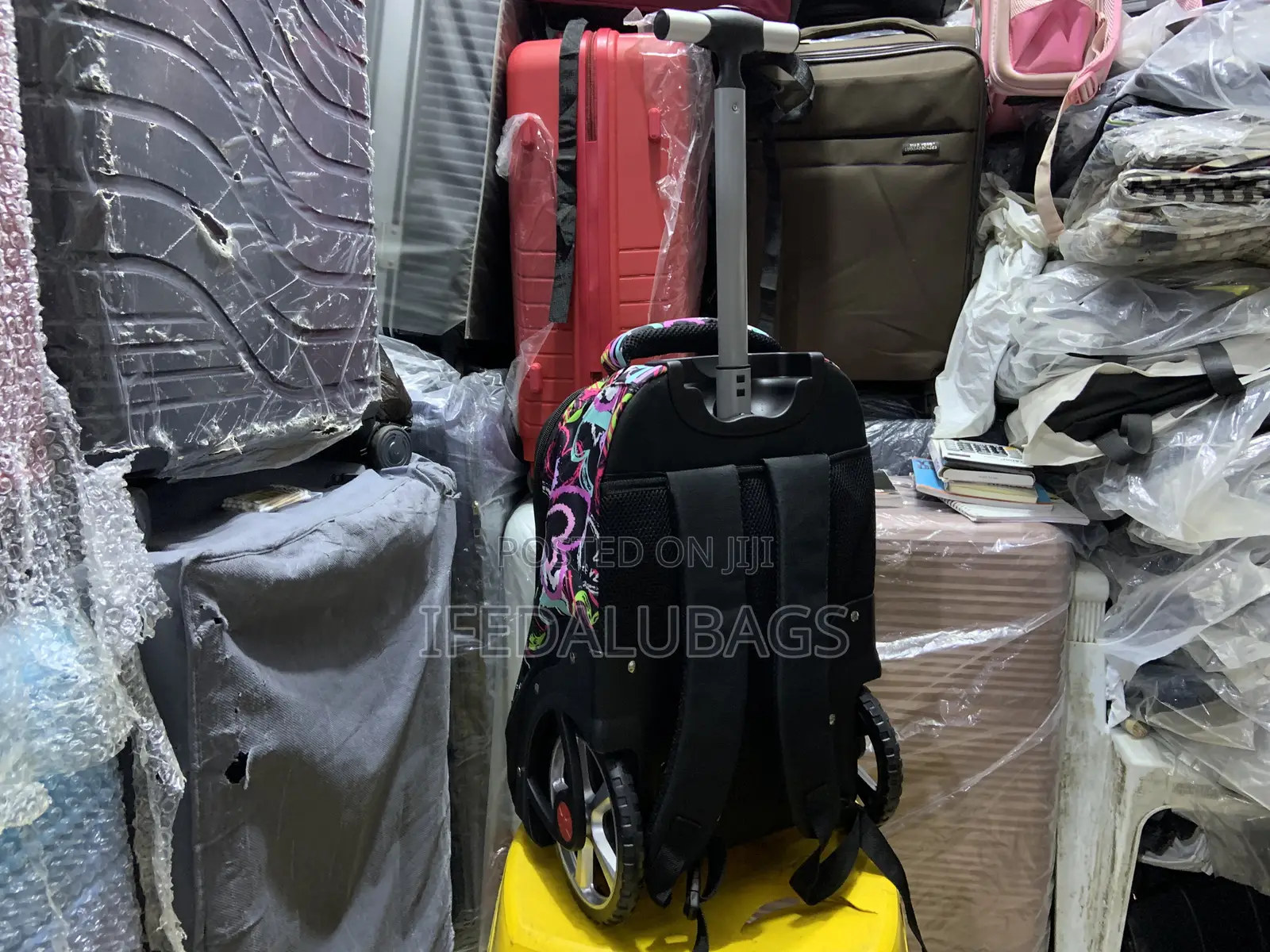 Quality Stock Material Flowered Design Back Pack With Wheels