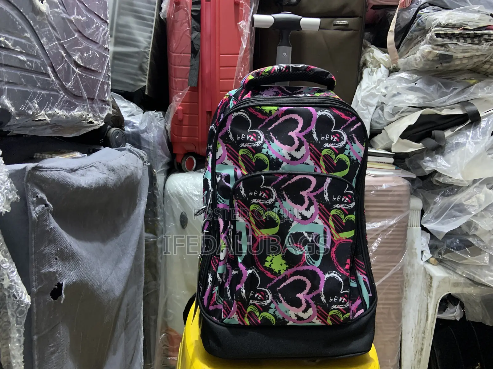 Quality Stock Material Flowered Design Back Pack With Wheels