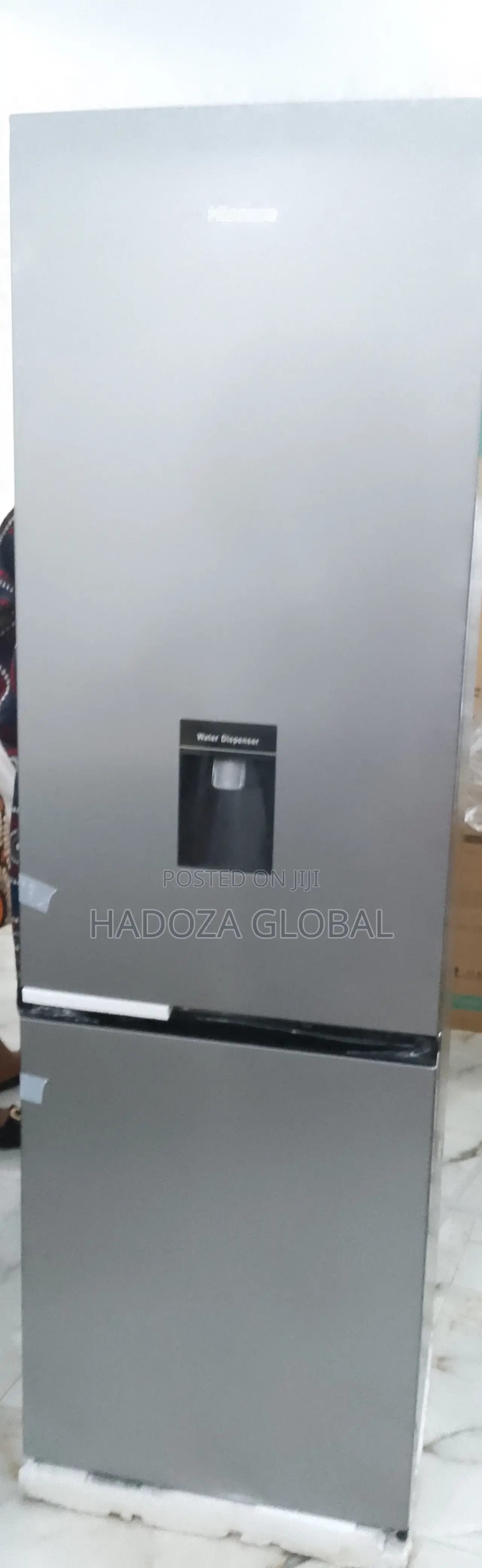 Brand New Hisense Refrigerator 264L With Dispenser