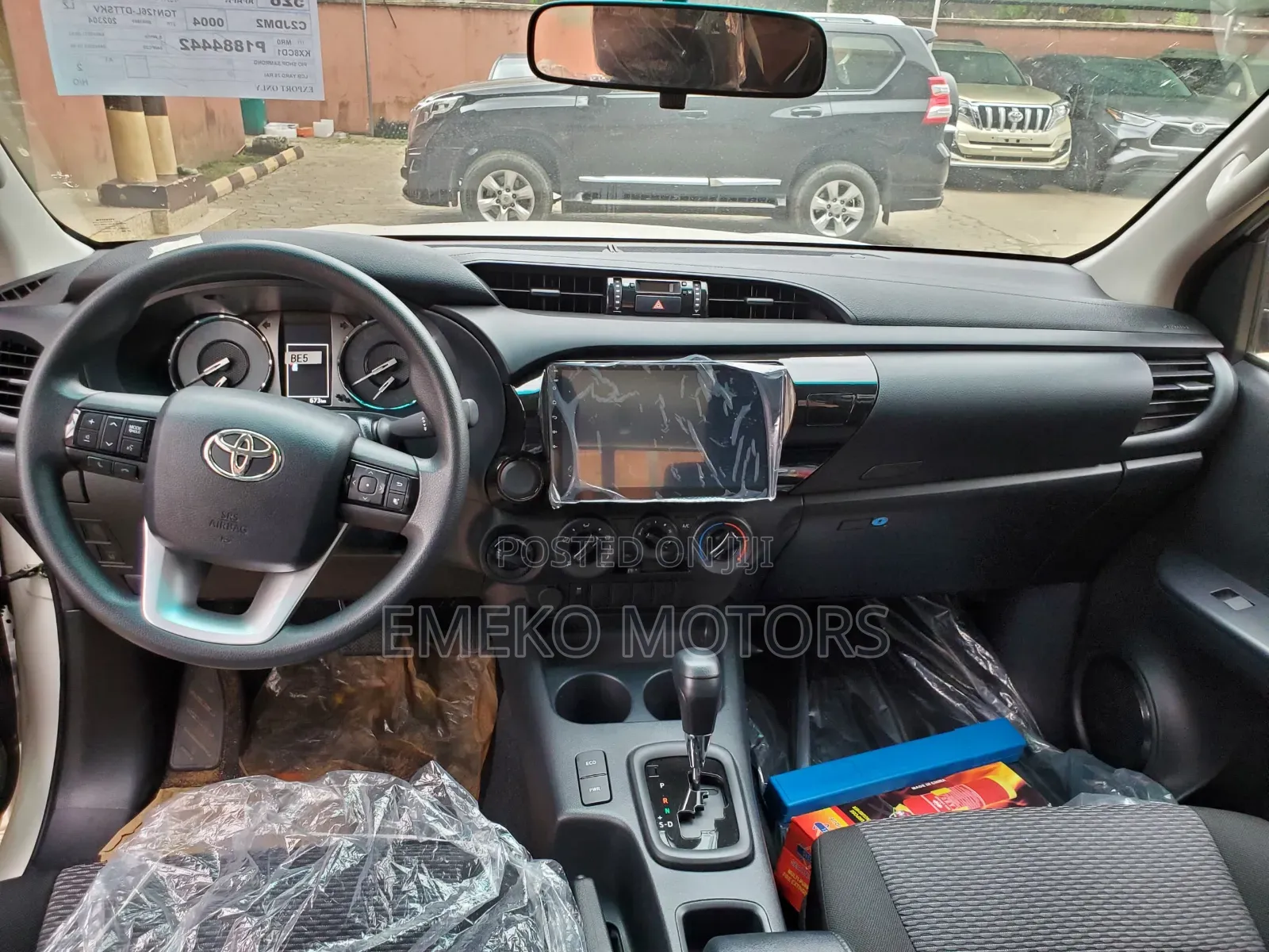 New Toyota Hilux 2023 White