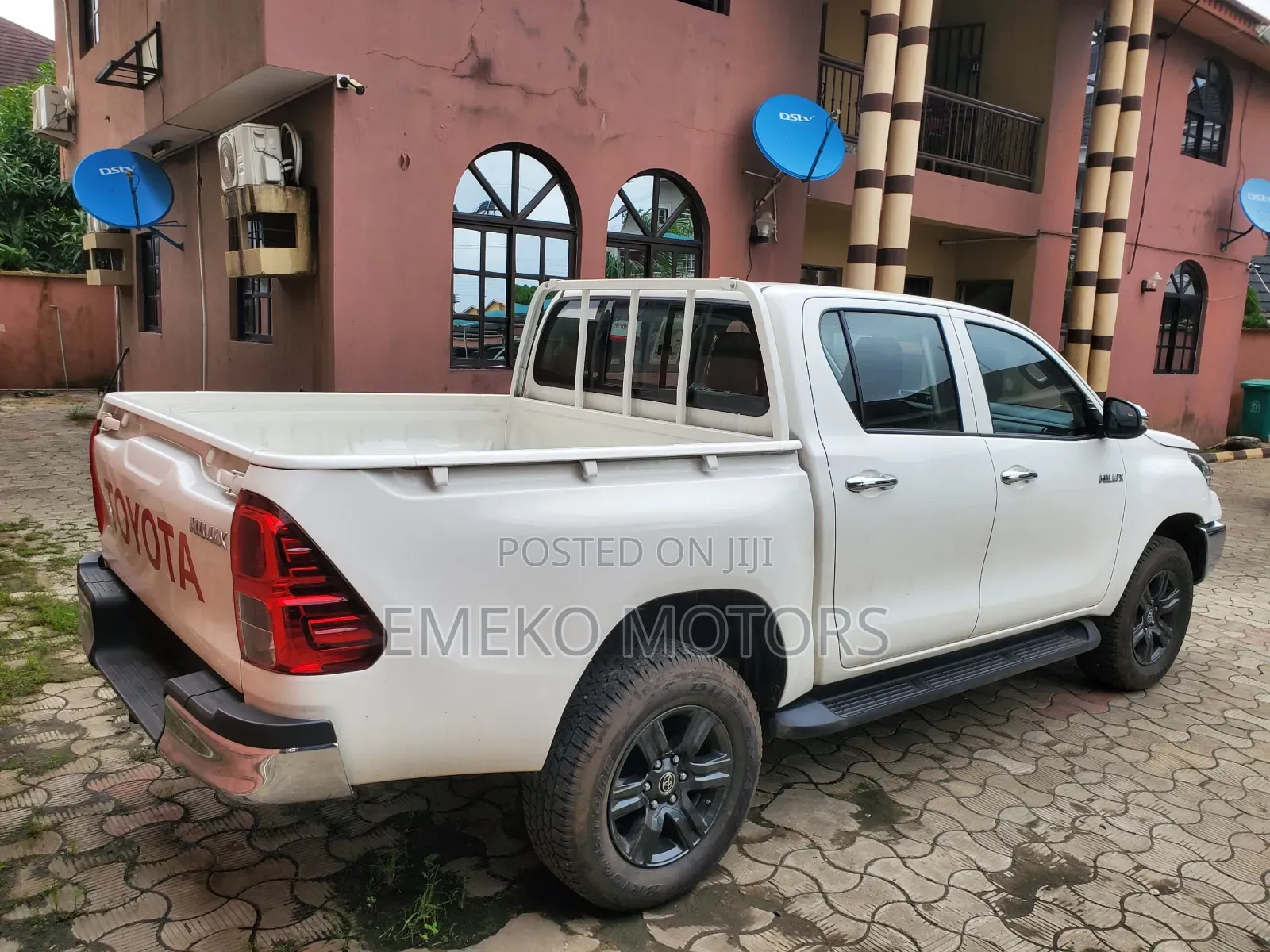 New Toyota Hilux 2023 White