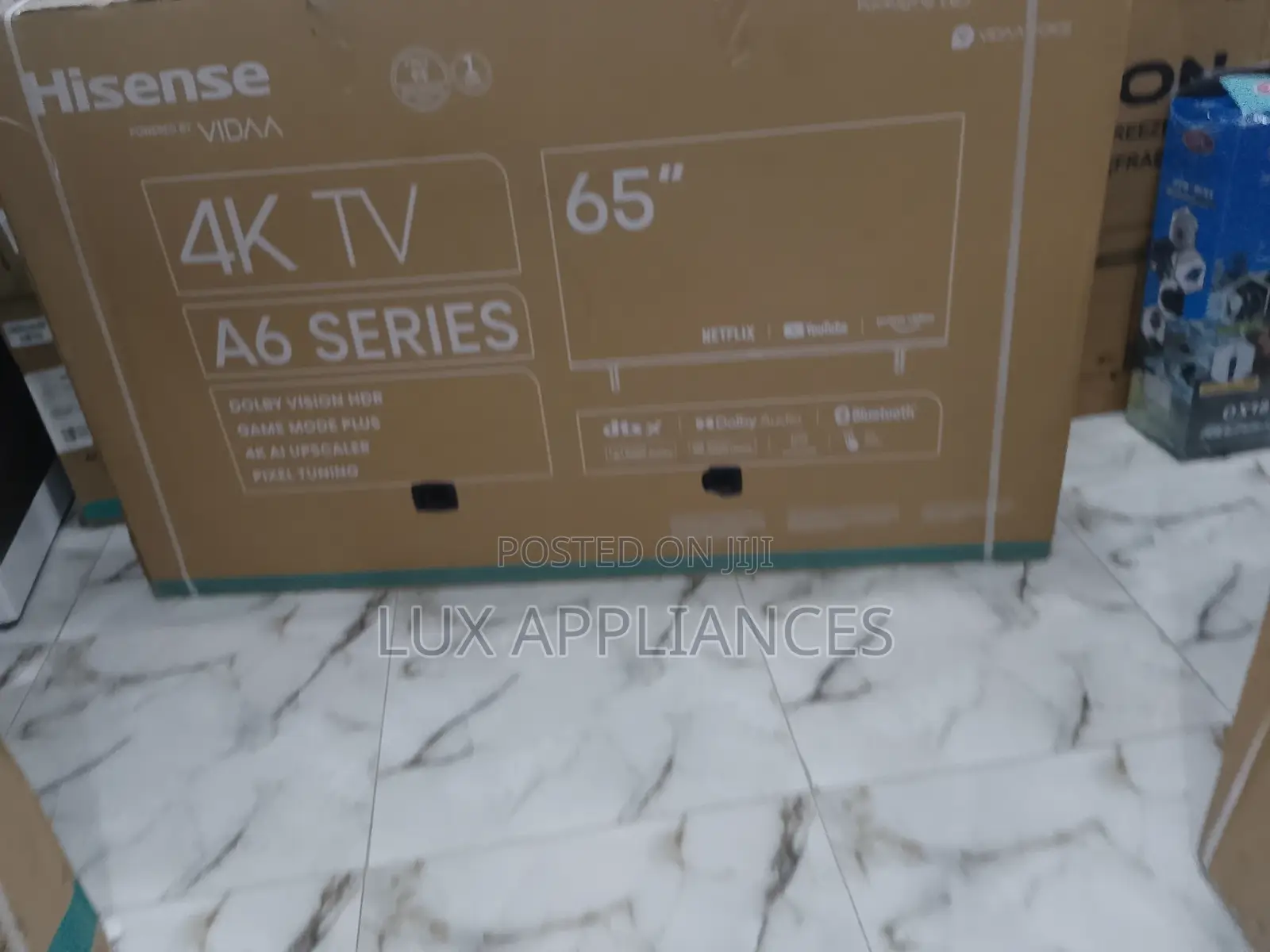 Smart LED Hisense 65 Inches TV
