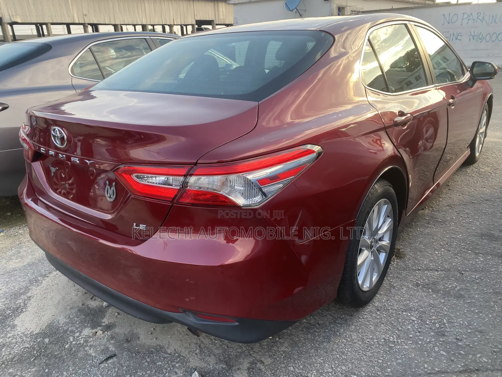 Toyota Camry LE FWD (2.5L 4cyl 8AM) 2018 Red
