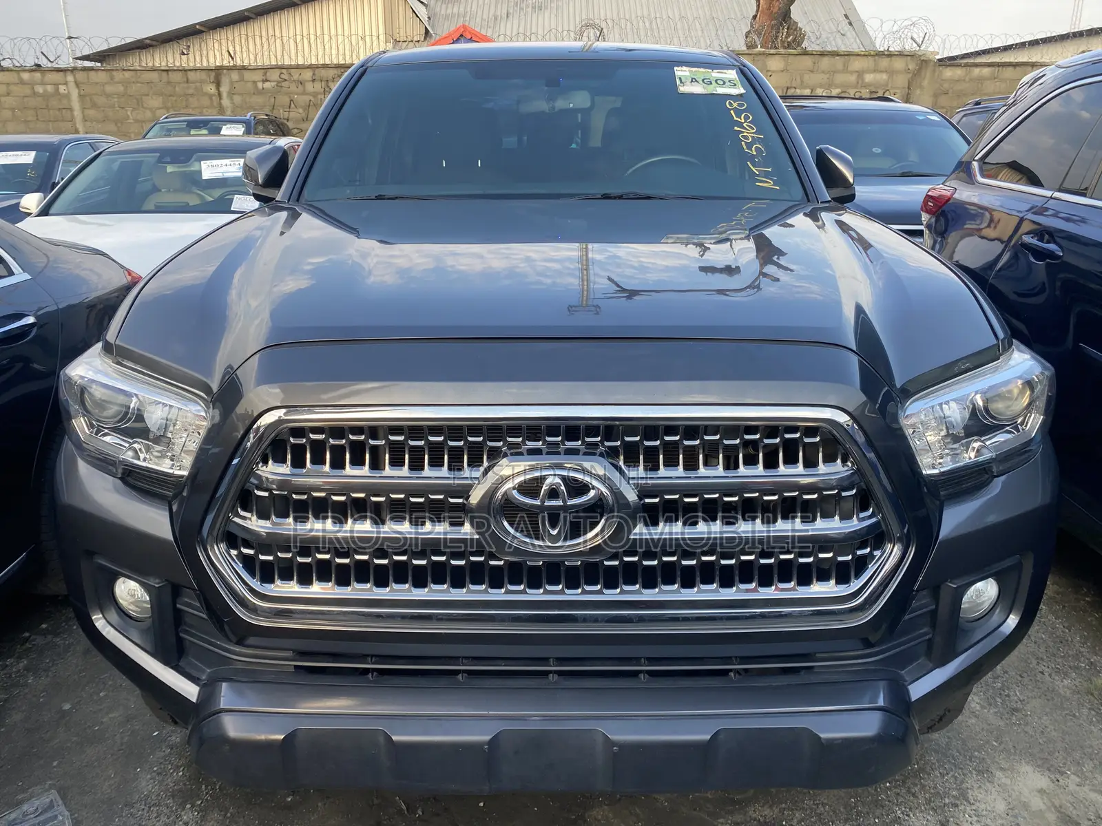Toyota Tacoma 4dr Double Cab 2016 Gray