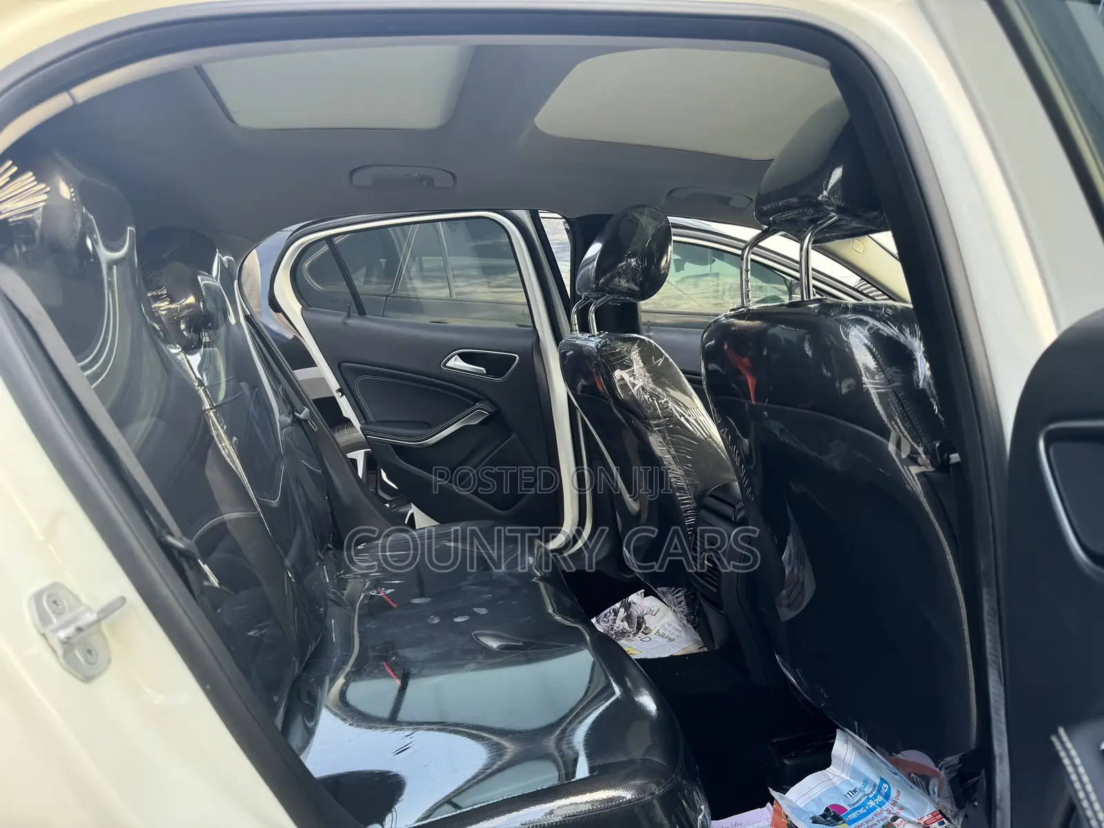 Mercedes-Benz GLA 250 2015 Off white