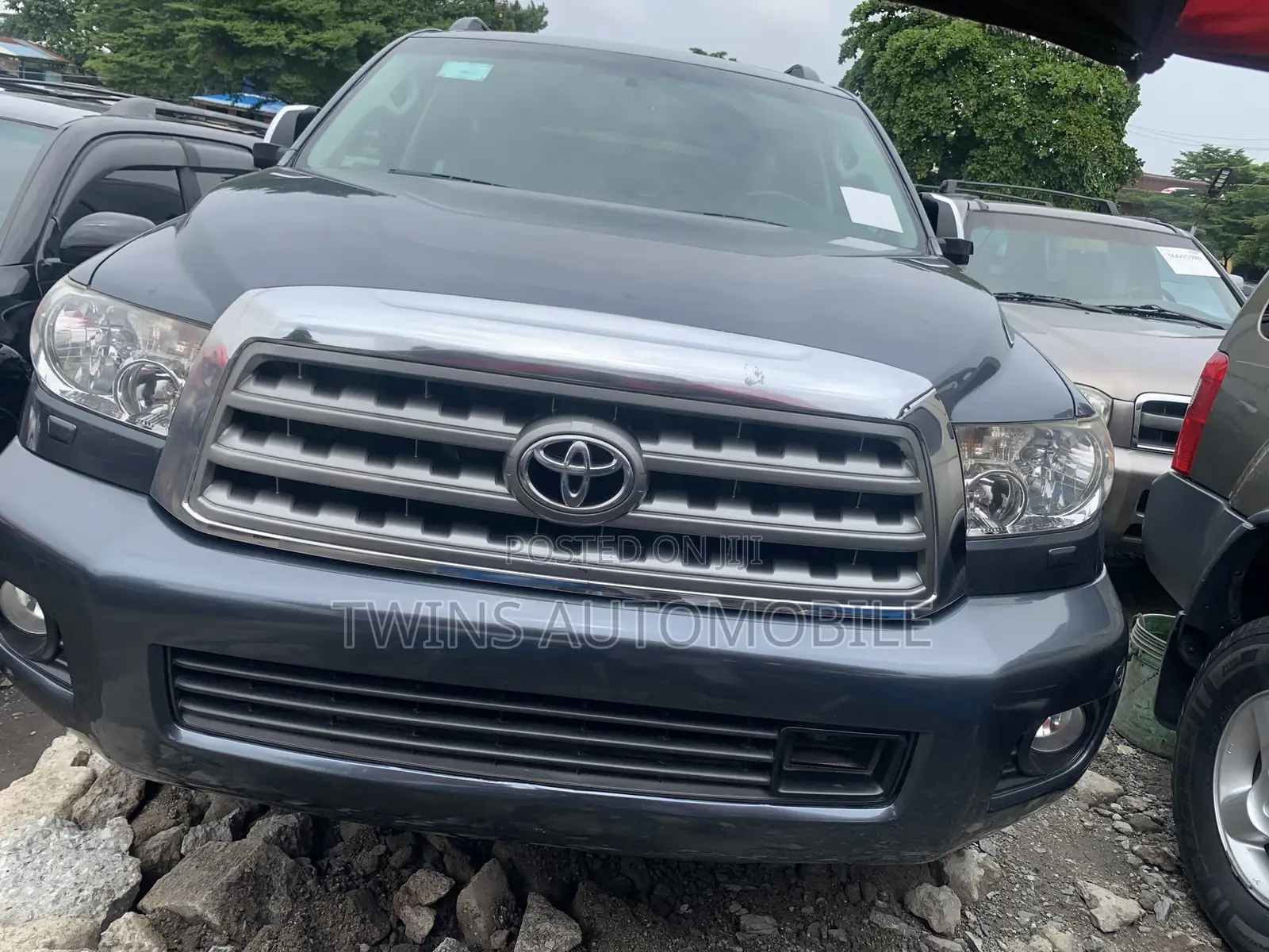 Toyota Sequoia 2011 Gray
