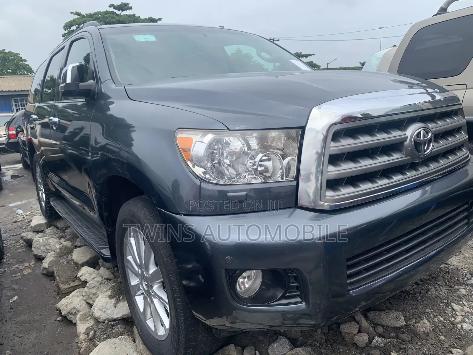 Toyota Sequoia 2011 Gray