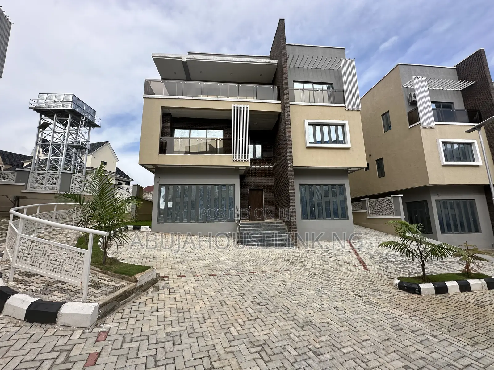 5bdrm Duplex in Asokoro Abuja for sale