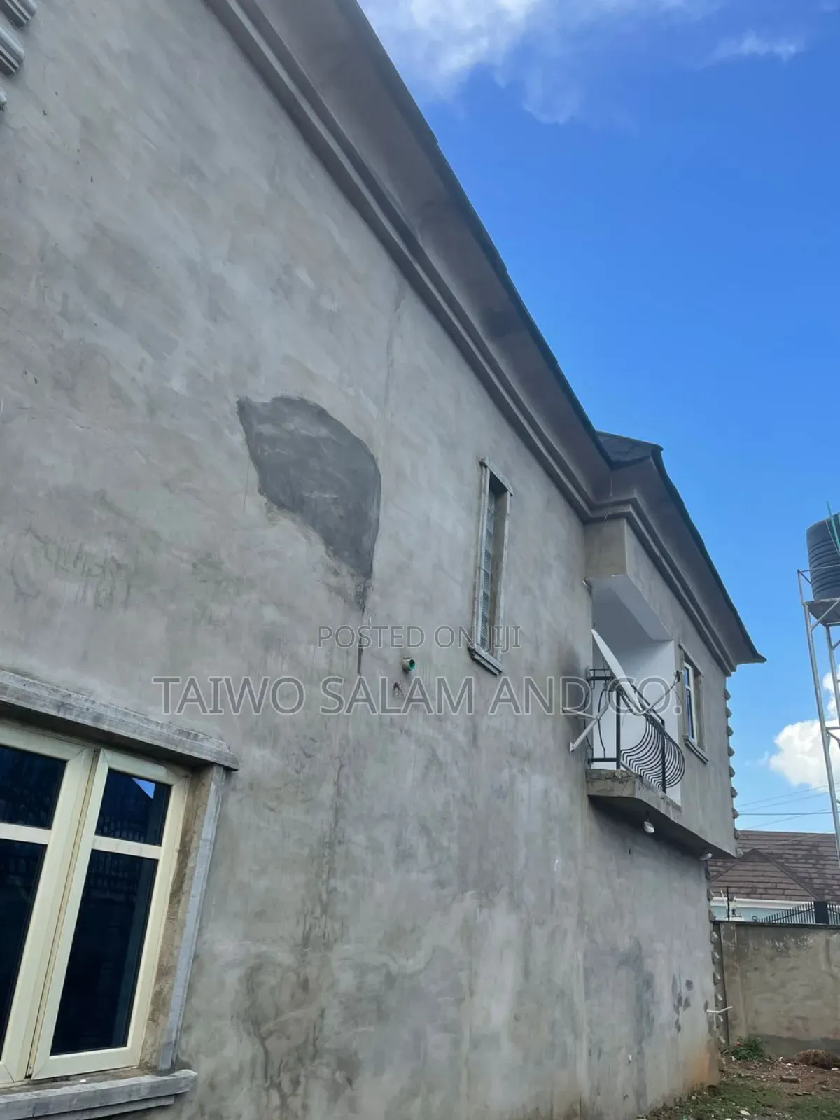 4bdrm Duplex in Jericho for sale