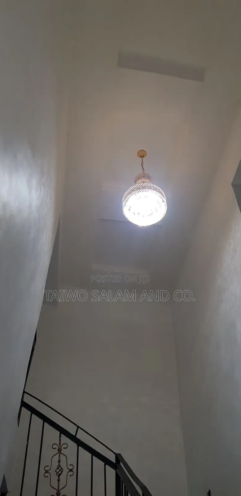 4bdrm Duplex in Jericho for sale