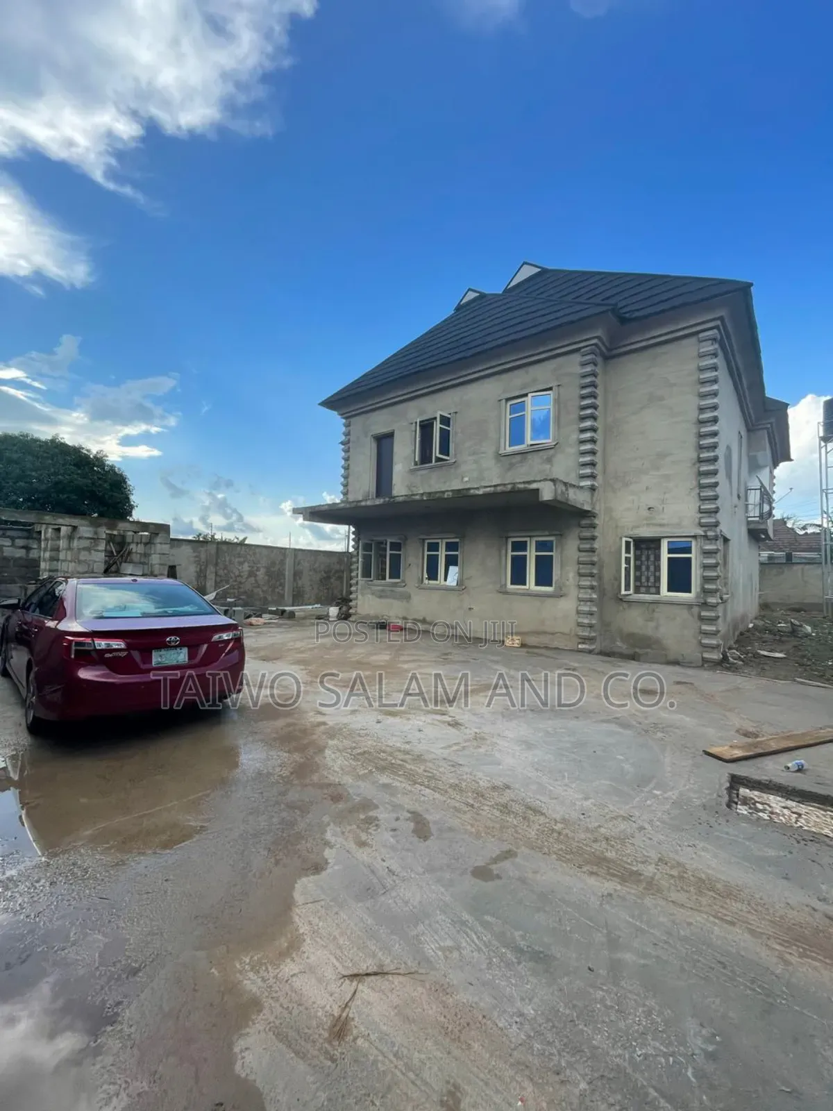 4bdrm Duplex in Jericho for sale