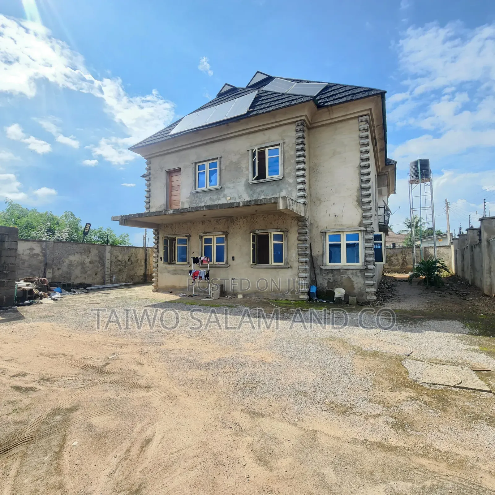 4bdrm Duplex in Jericho for sale