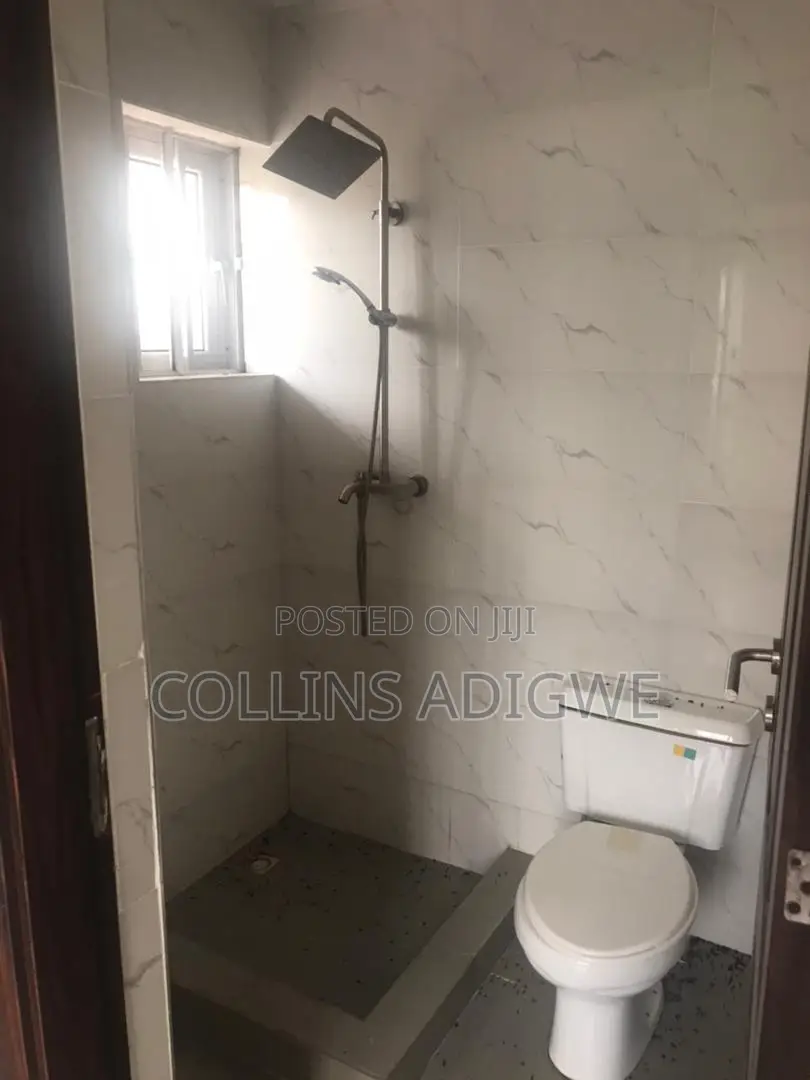 2bdrm Apartment in Orchid Road, Chevron for rent