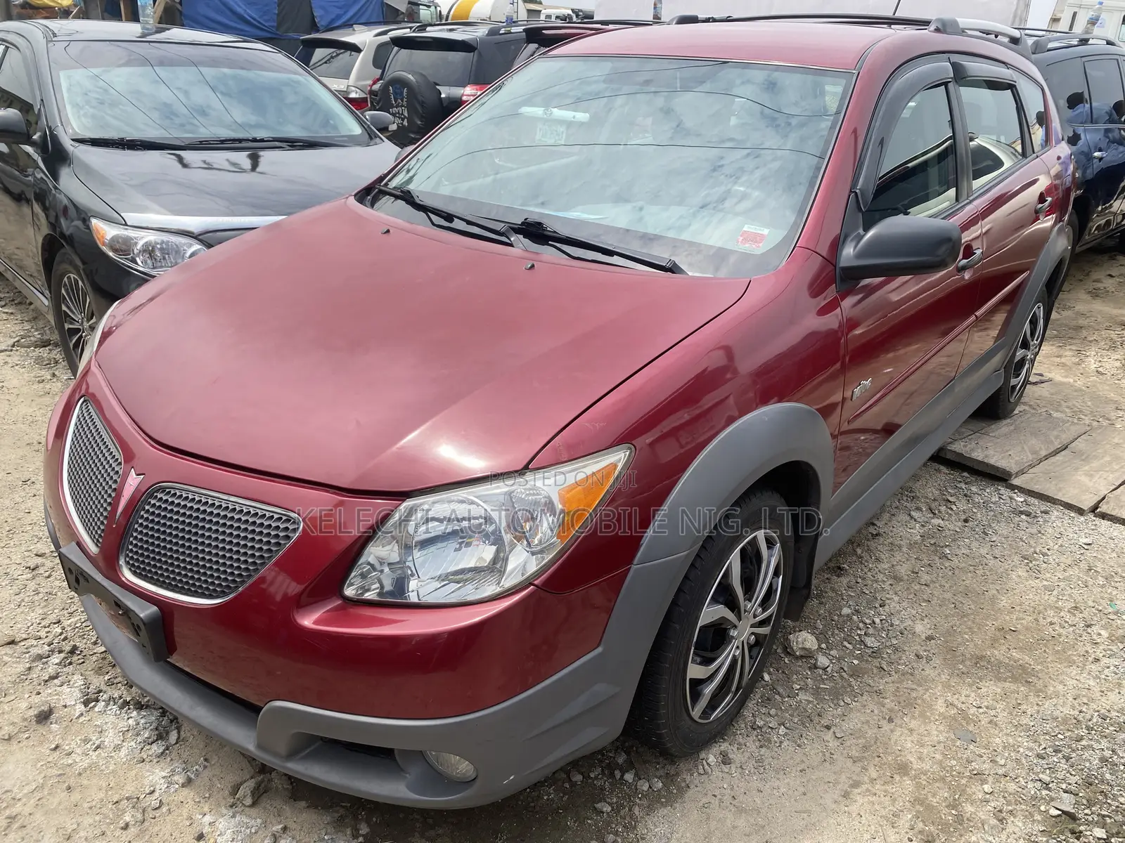 Pontiac Vibe 2006 Red