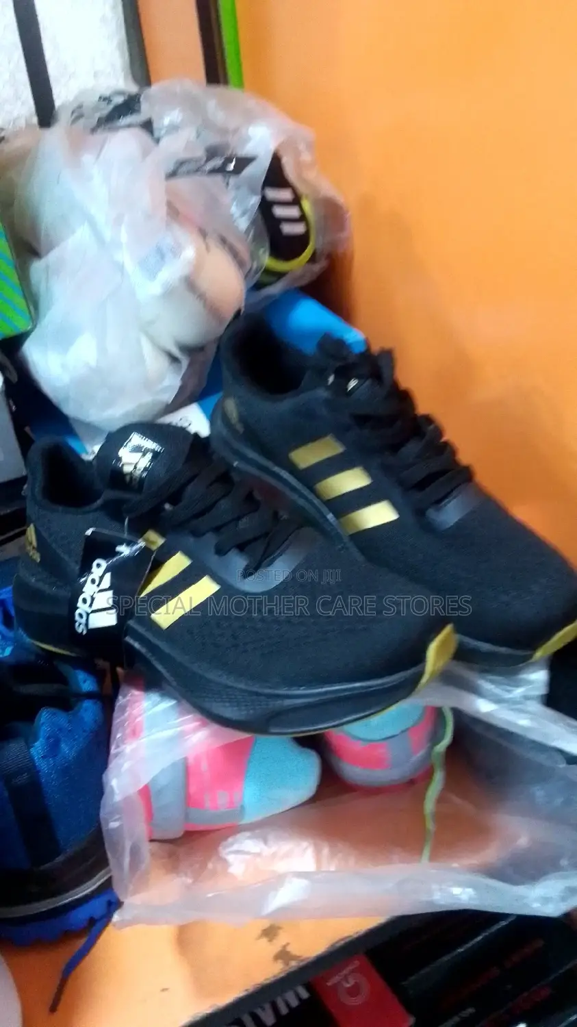 Special Boats, Canvases and Sneakers