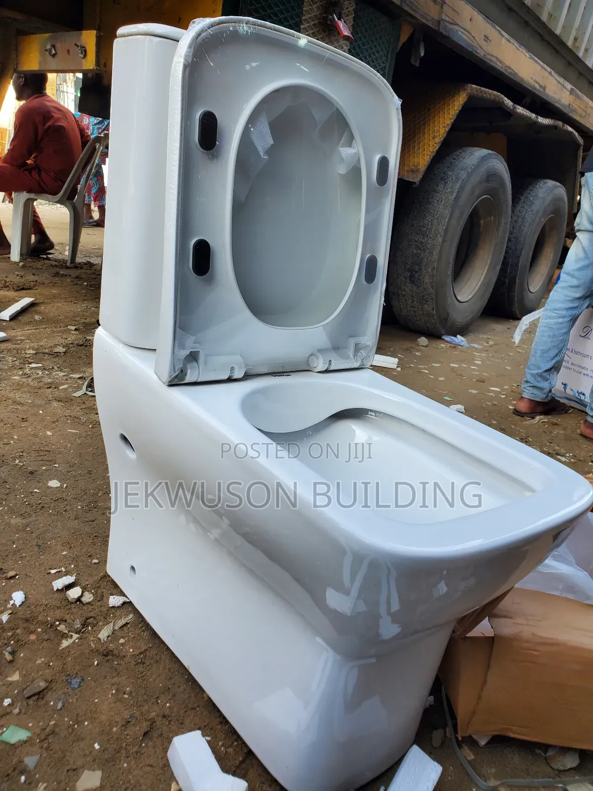Executive Vstar Wc With Wash Hand Basin.