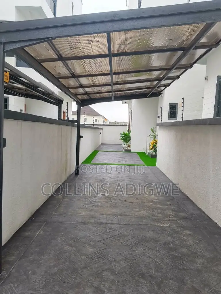 5bdrm Duplex in Abraham Adesanya for sale