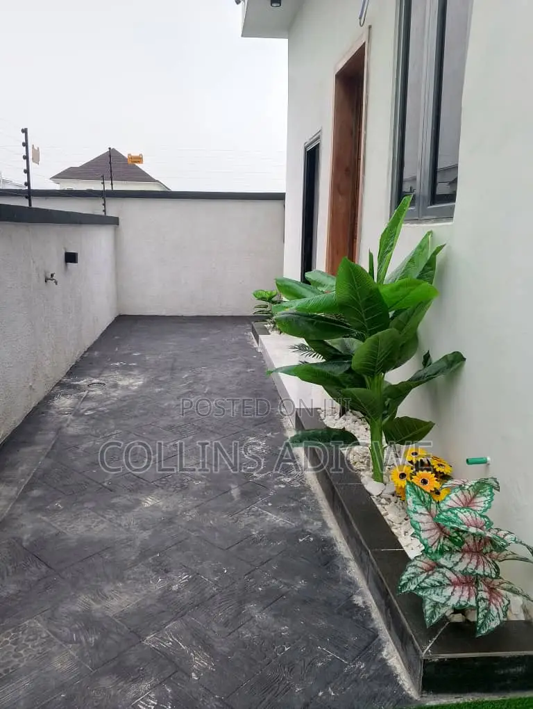 5bdrm Duplex in Abraham Adesanya for sale