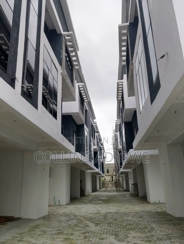 5bdrm Duplex in Abraham Adesanya for sale