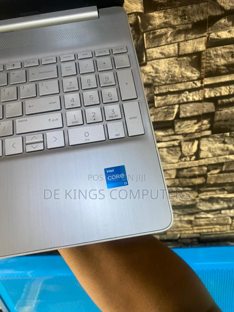 Laptop HP 15-F272wm 8GB Intel Core I3 SSD 256GB