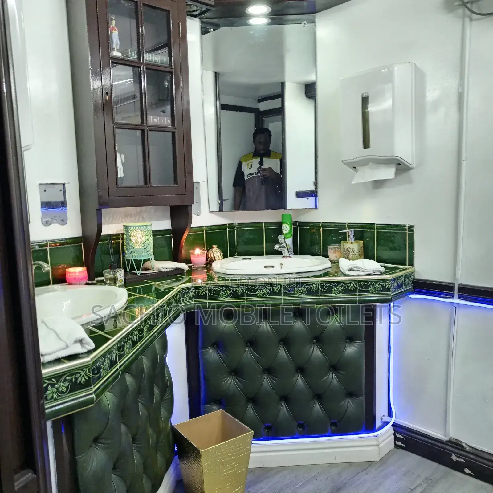 Host in Style: Luxury Mobile Toilets for Weddings Vip Even