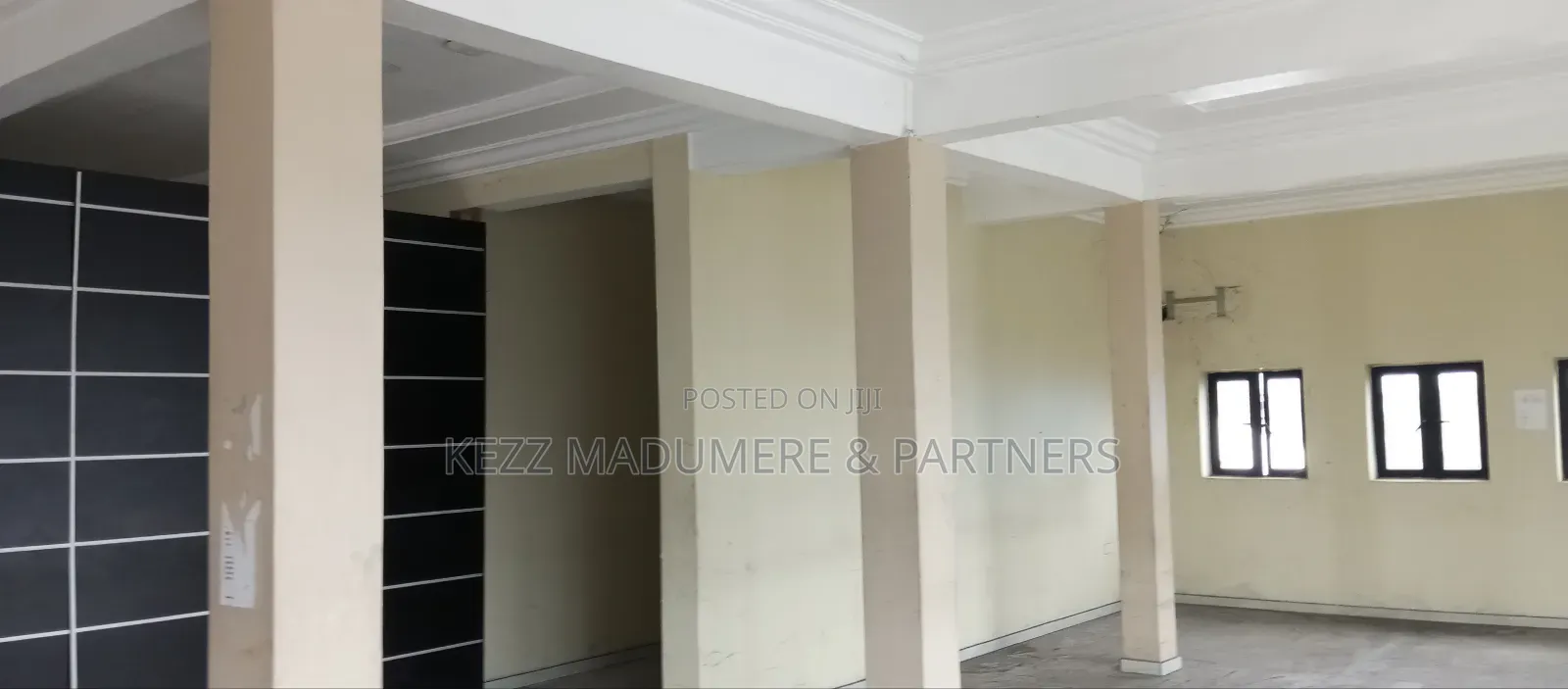 To Let : A Sizeable Hall on the Major Int'l Airport Rd