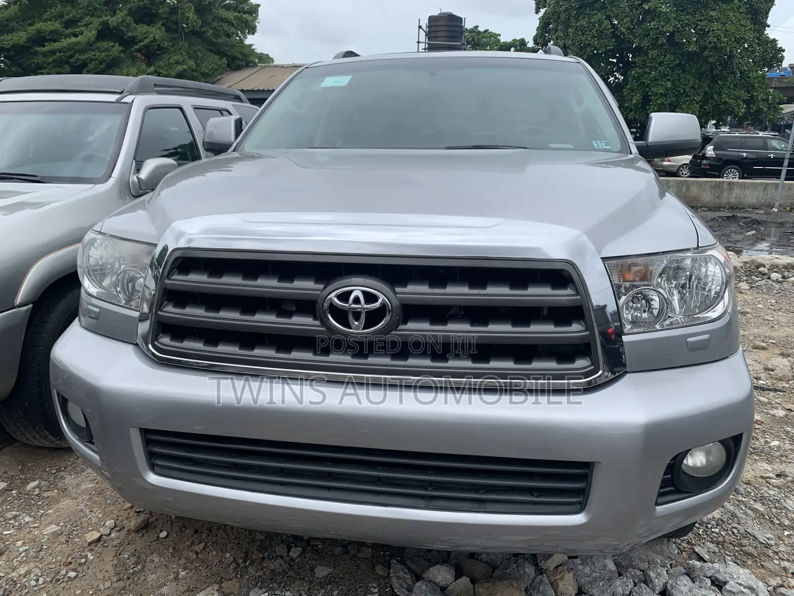 Toyota Sequoia 2010 Silver