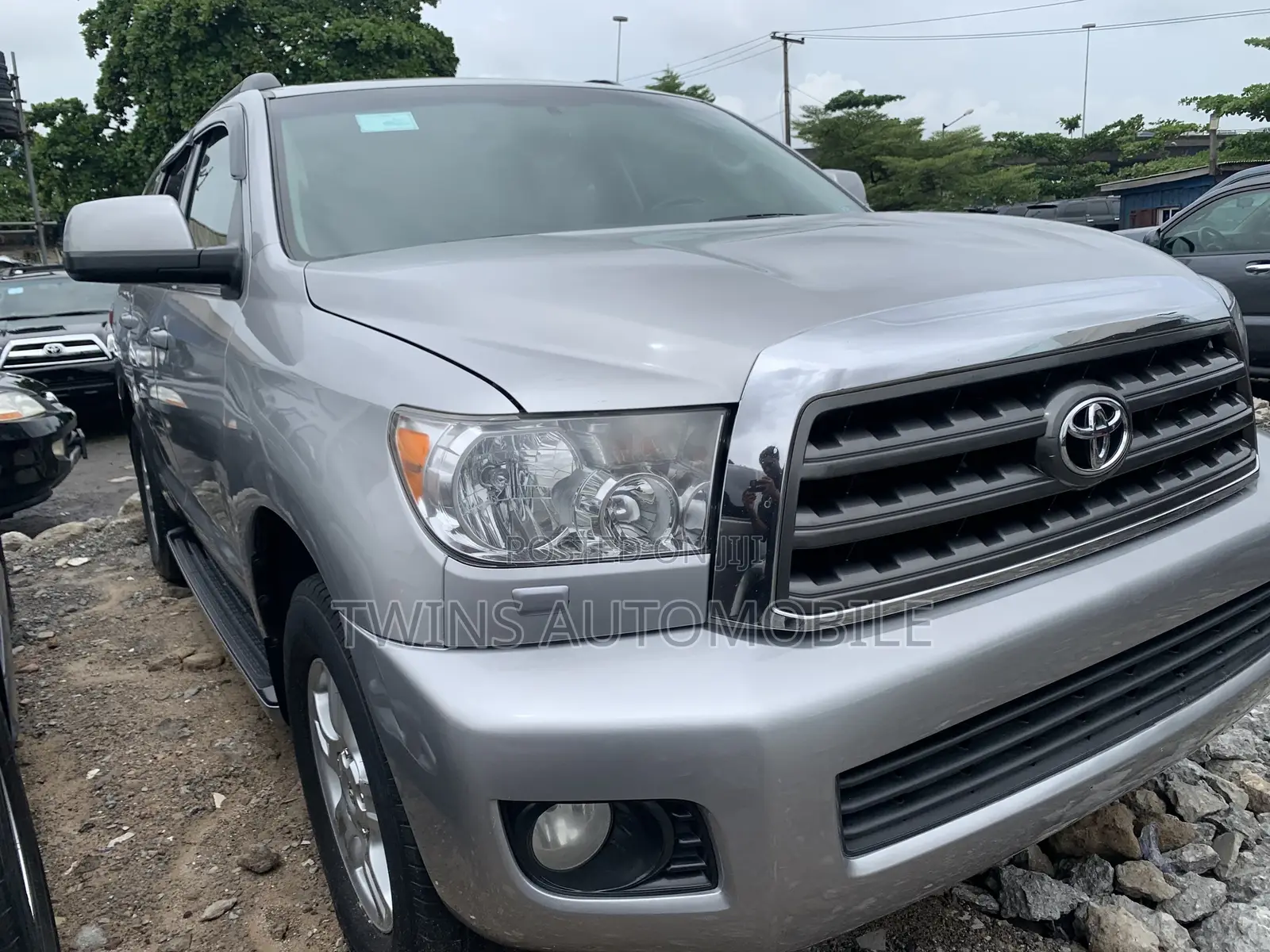 Toyota Sequoia 2010 Silver