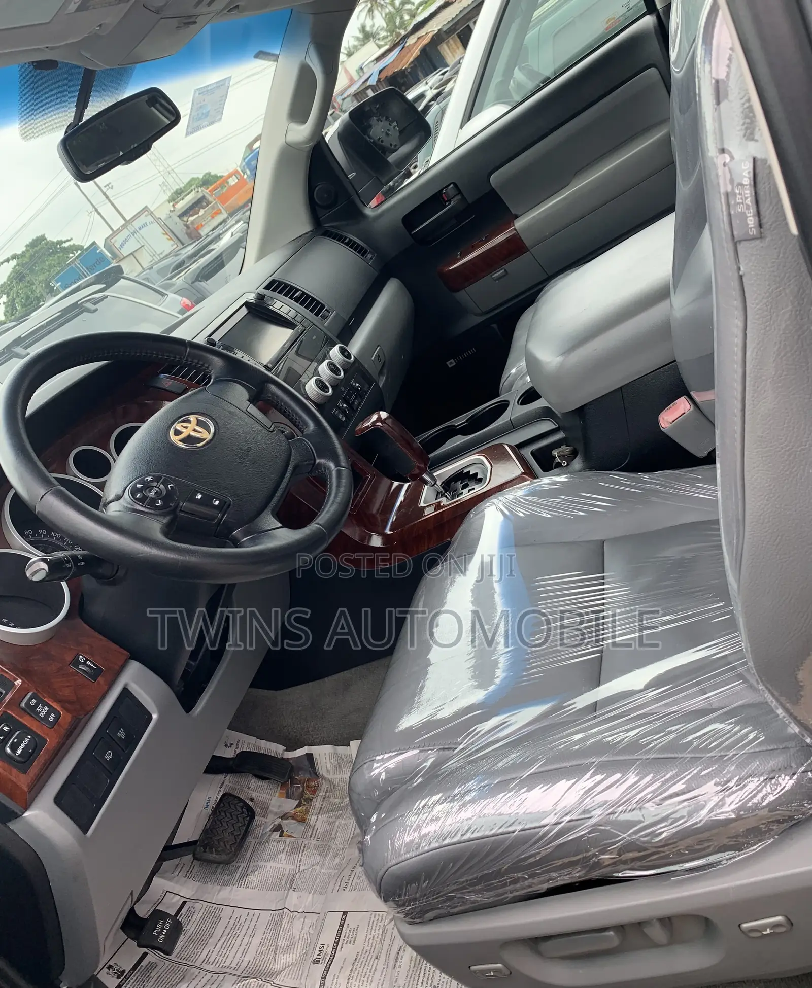Toyota Sequoia 2010 Silver