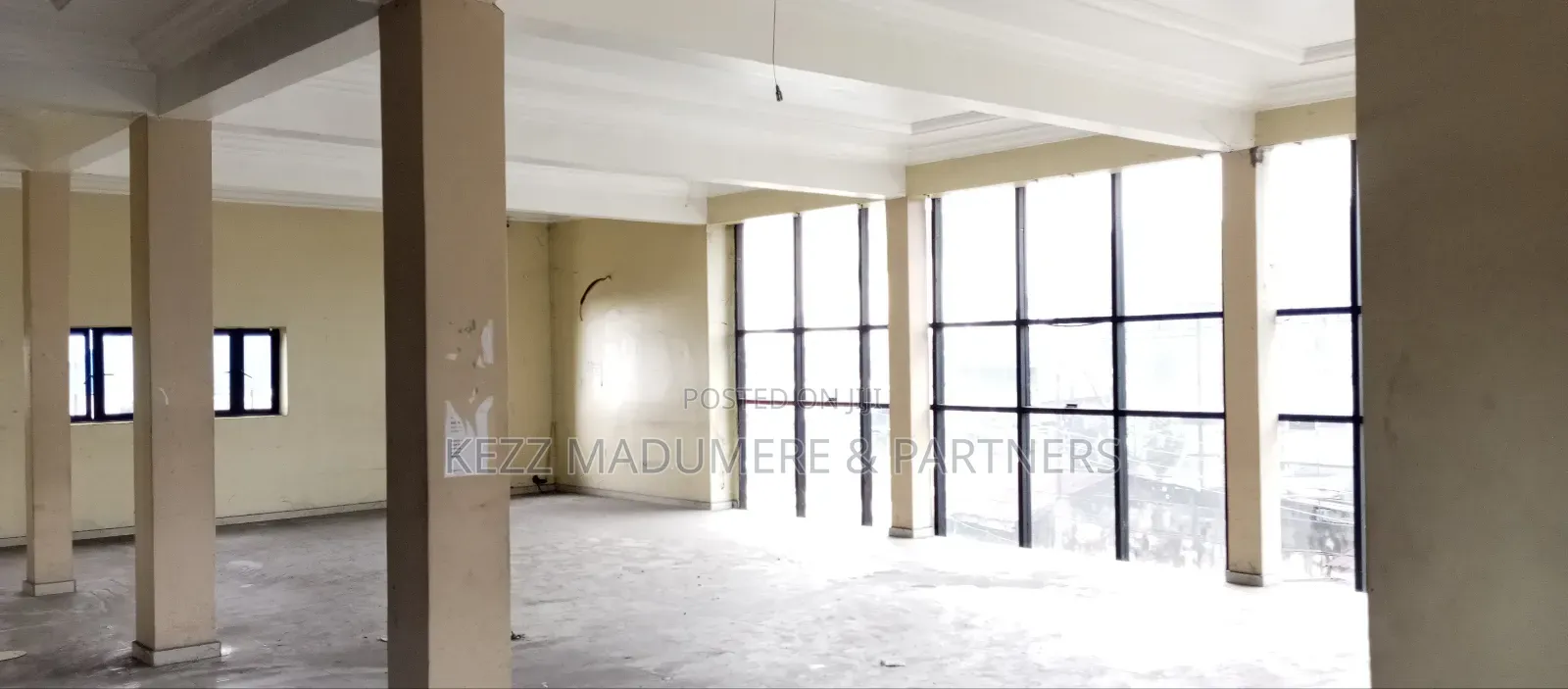 To Let : A Sizeable Hall on the Major Int'l Airport Rd