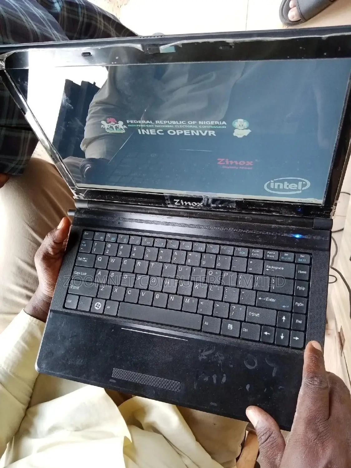 Laptop Zinox Ultra-Book Pro 2GB Intel HDD 250GB