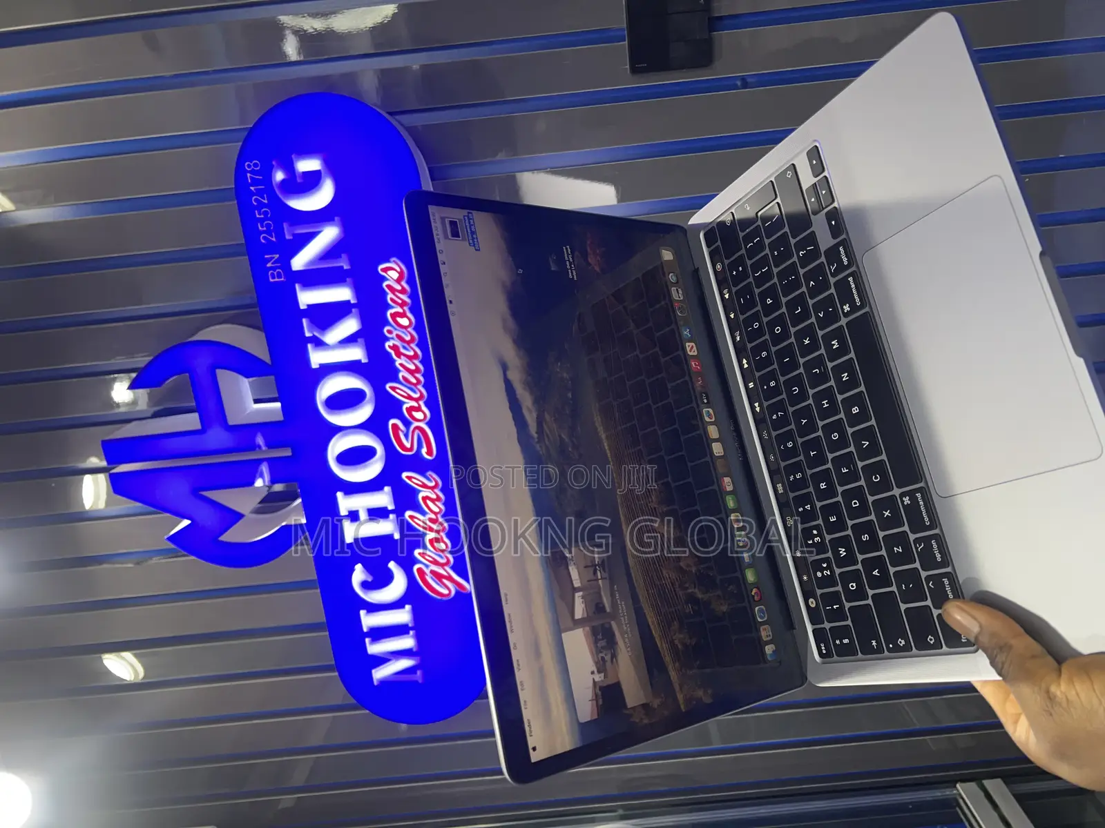 Laptop Apple MacBook Pro 2020 16GB Intel Core I5 SSD 512GB