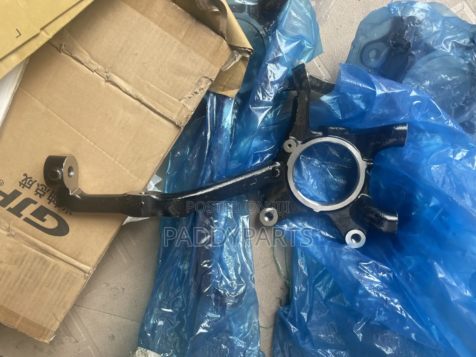 Toyota Land-Cruiser Prado Steering Knuckle