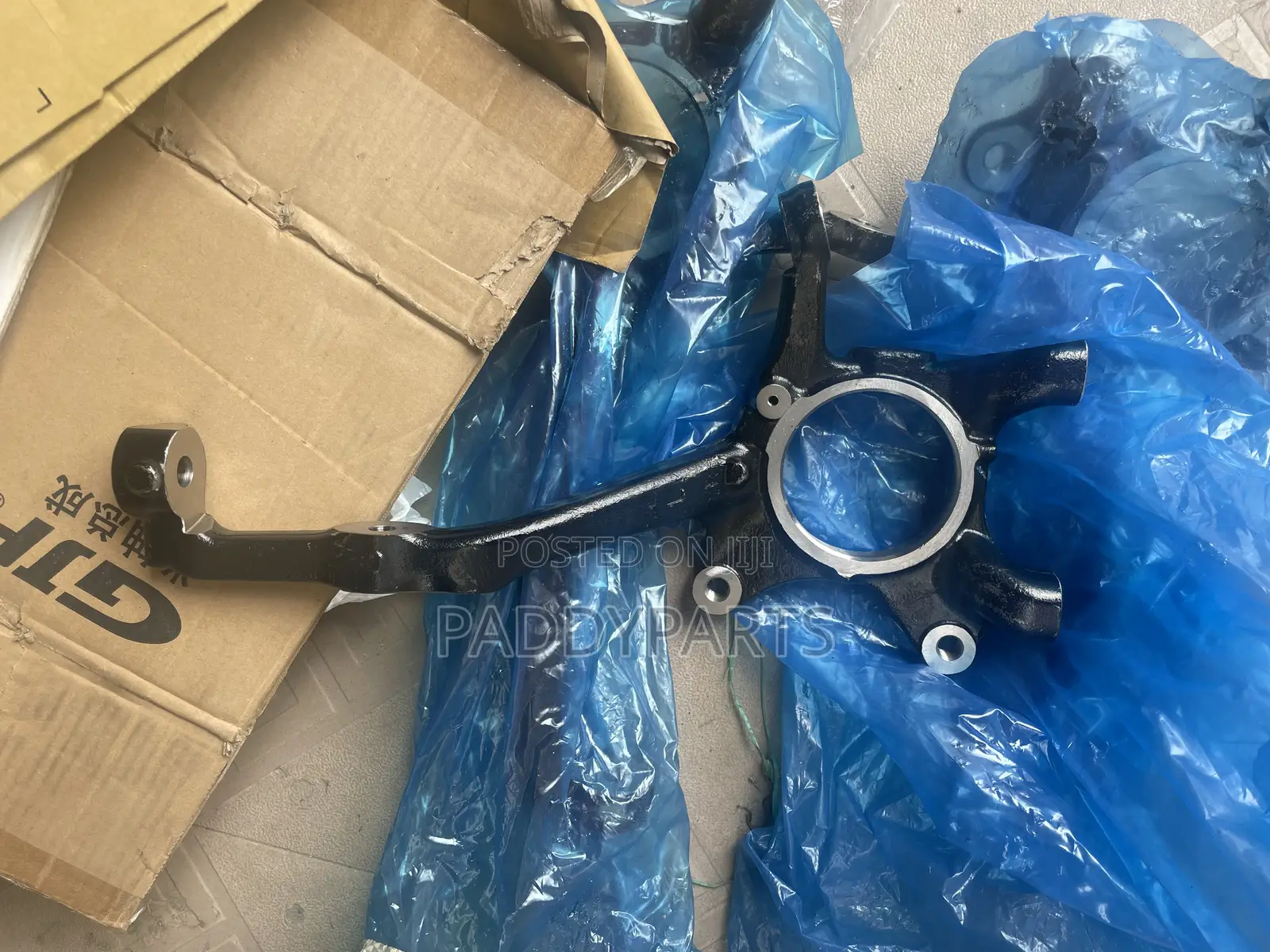 Toyota Land-Cruiser Prado Steering Knuckle