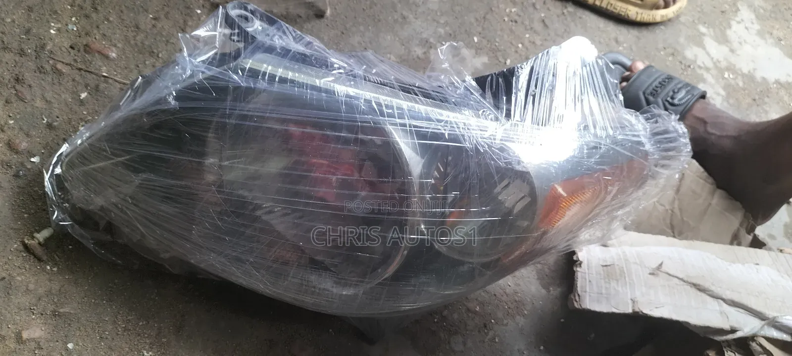 Replacement Headlight for Pontiac Vibe 2010